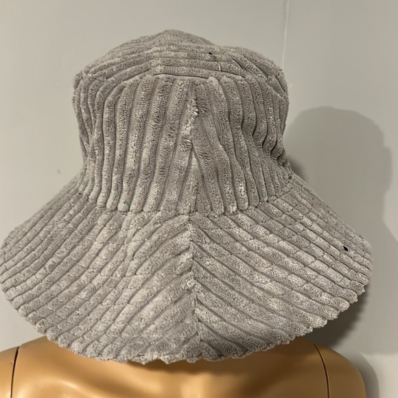NWOT Bucket Hat - Picture 4 of 12